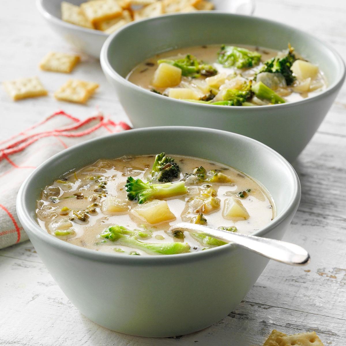 Vegan Cashew Cream Of Broccoli Soup Exps Tohcom23 185439 P2 Md 02 23 9b
